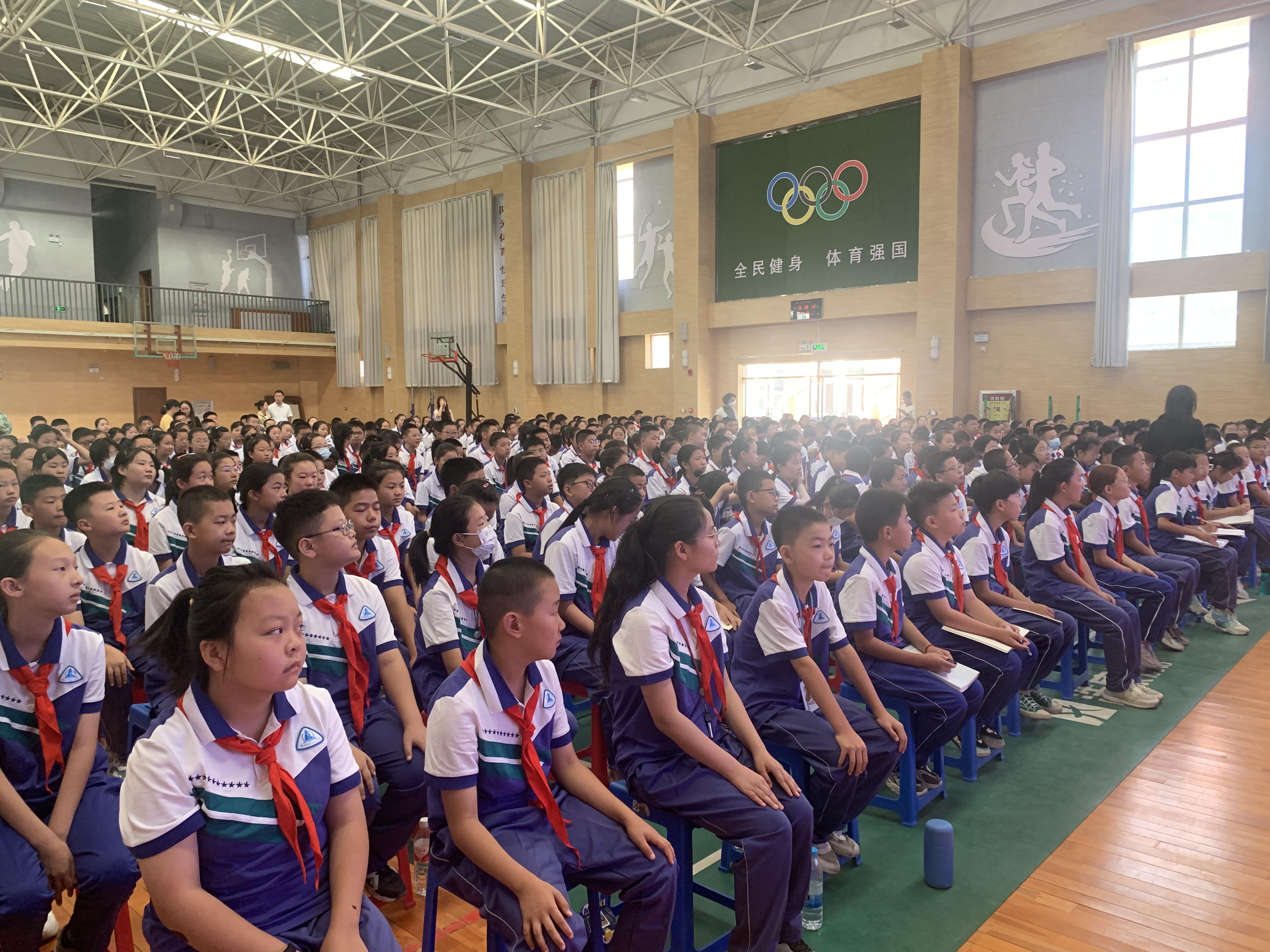 关爱保护未成年人丨银川市十二中德育讲堂为青少年及时充电