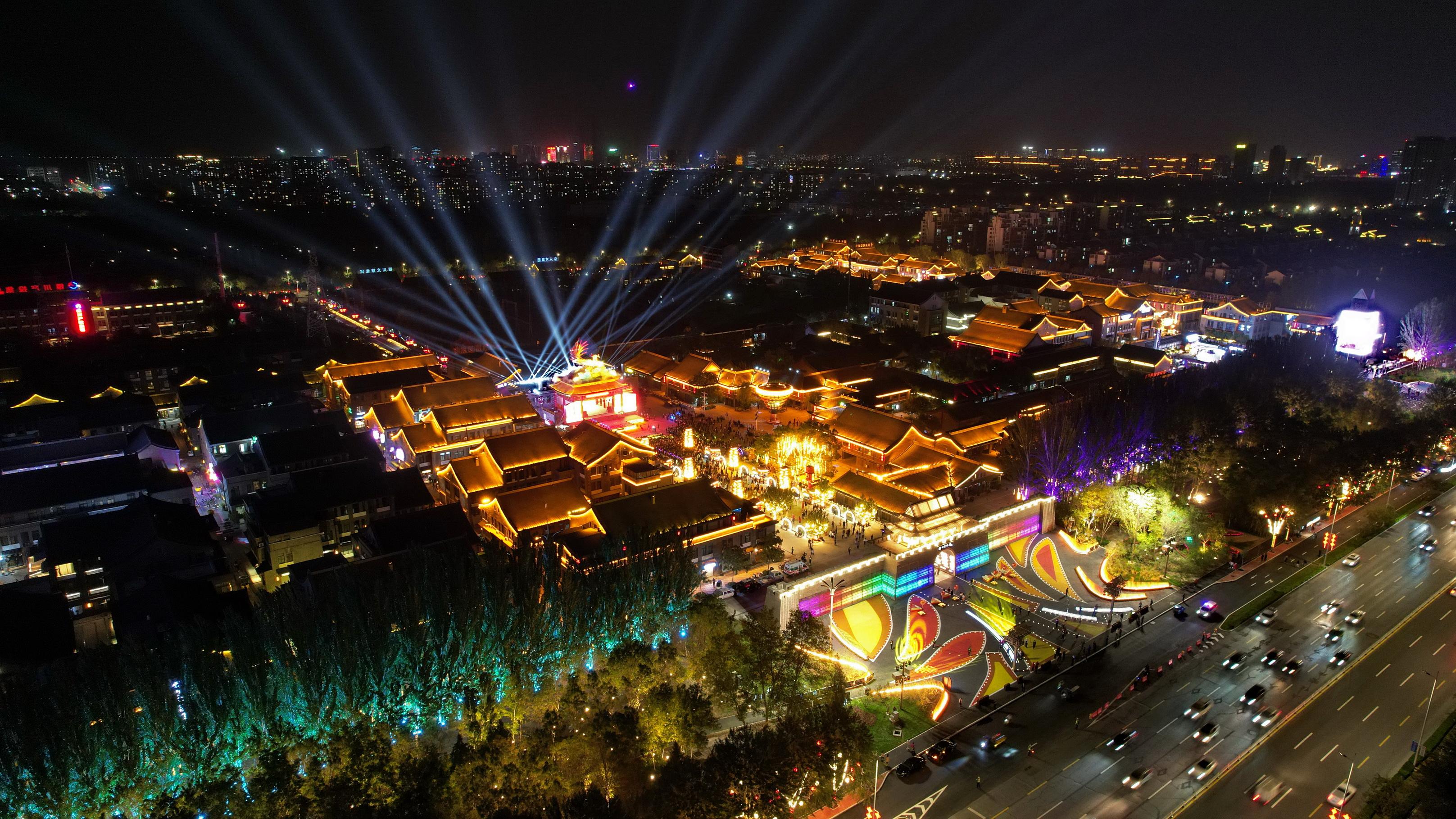 侧记丨凤凰幻城点燃银川夜经济