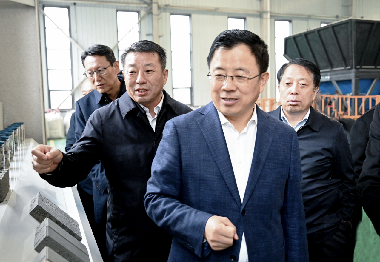 当前所在位置:>首页>新闻中心>要闻>市领导刘智峰,朱利军,麦欣甫,丁炜