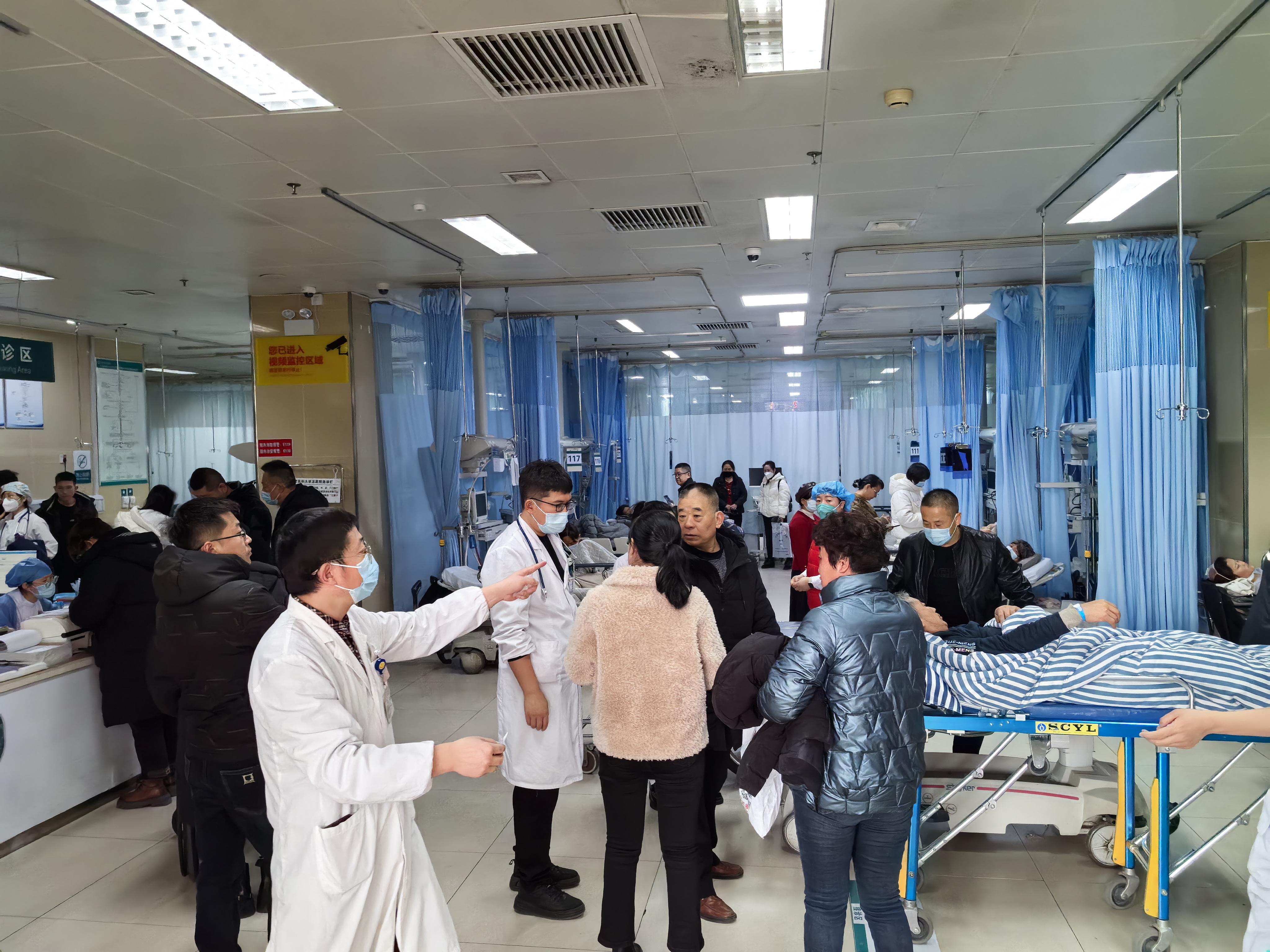 "宁夏医科大学总医院急诊科主任马磊说,由于部分门诊