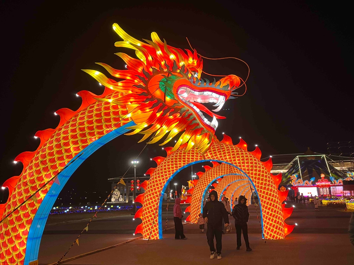 银川新闻网-猜灯谜,赏花灯,看大戏…… 银川市系列精彩活动闹元宵