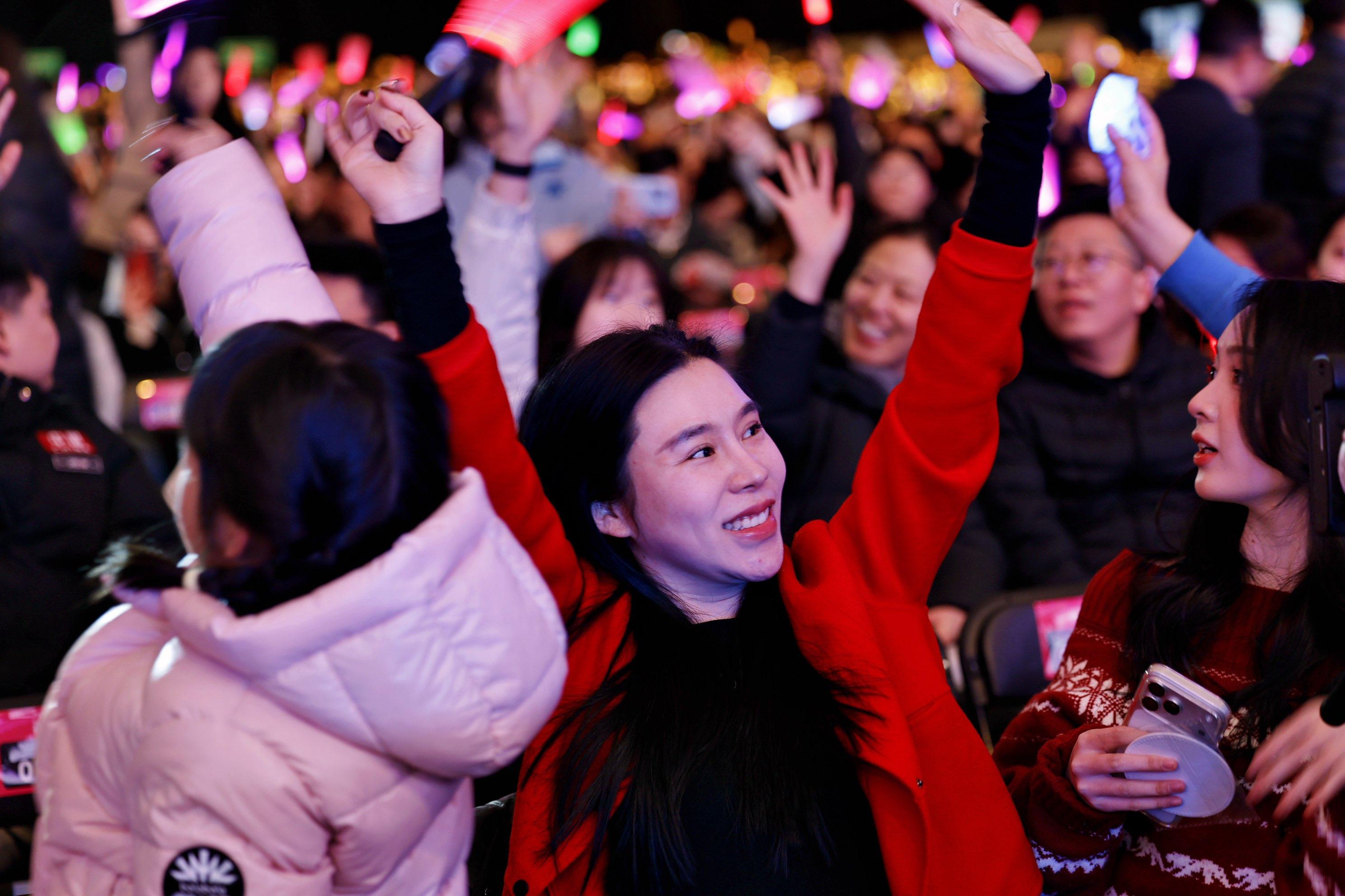 星光耀湖城乐声迎新春2026银川新年超级演唱会激情开唱(图3)